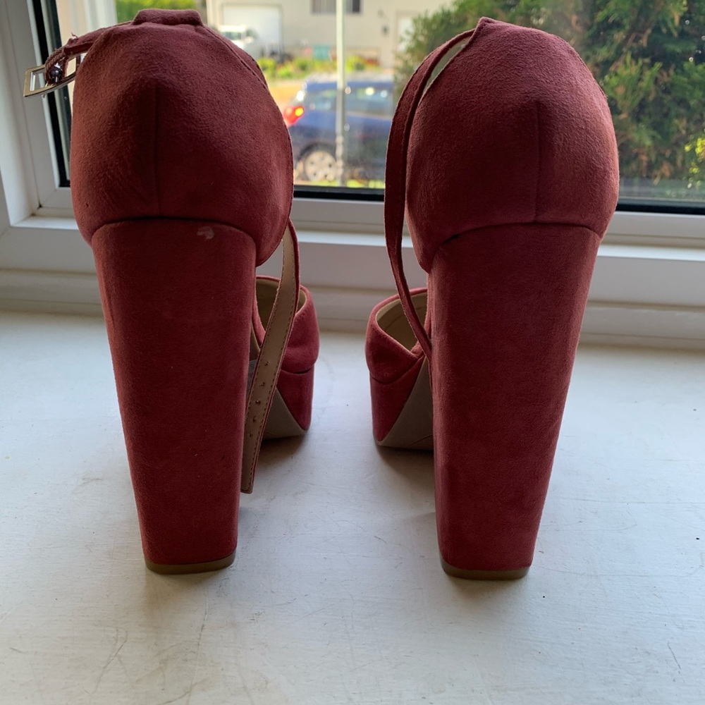 Pink heels - Picture 3 of 3